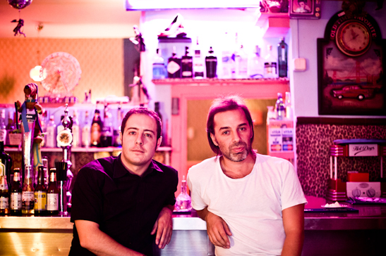 Fernando con Íñigo Coppel, unos de los músicos que actuarán el día 20.