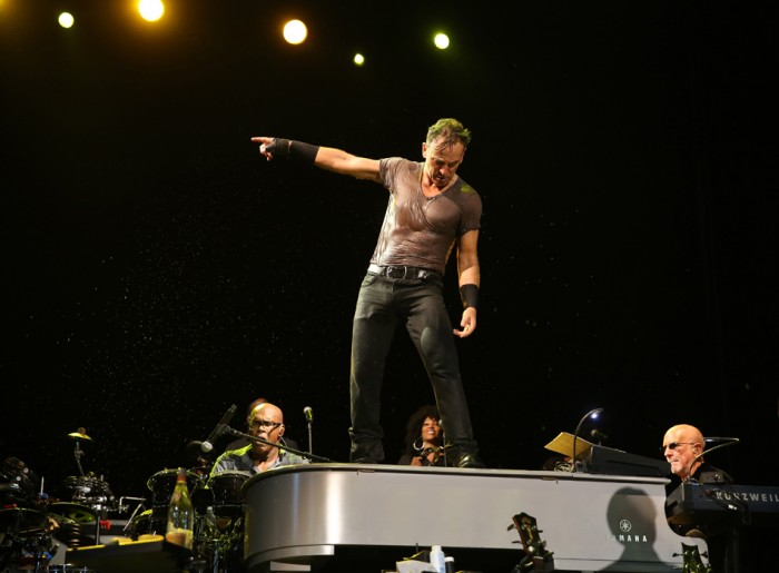 72x700-0h9k8833-700x515